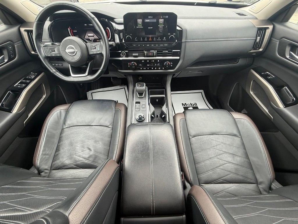 Used 2023 Nissan Pathfinder Platinum AWD/4WD image 18