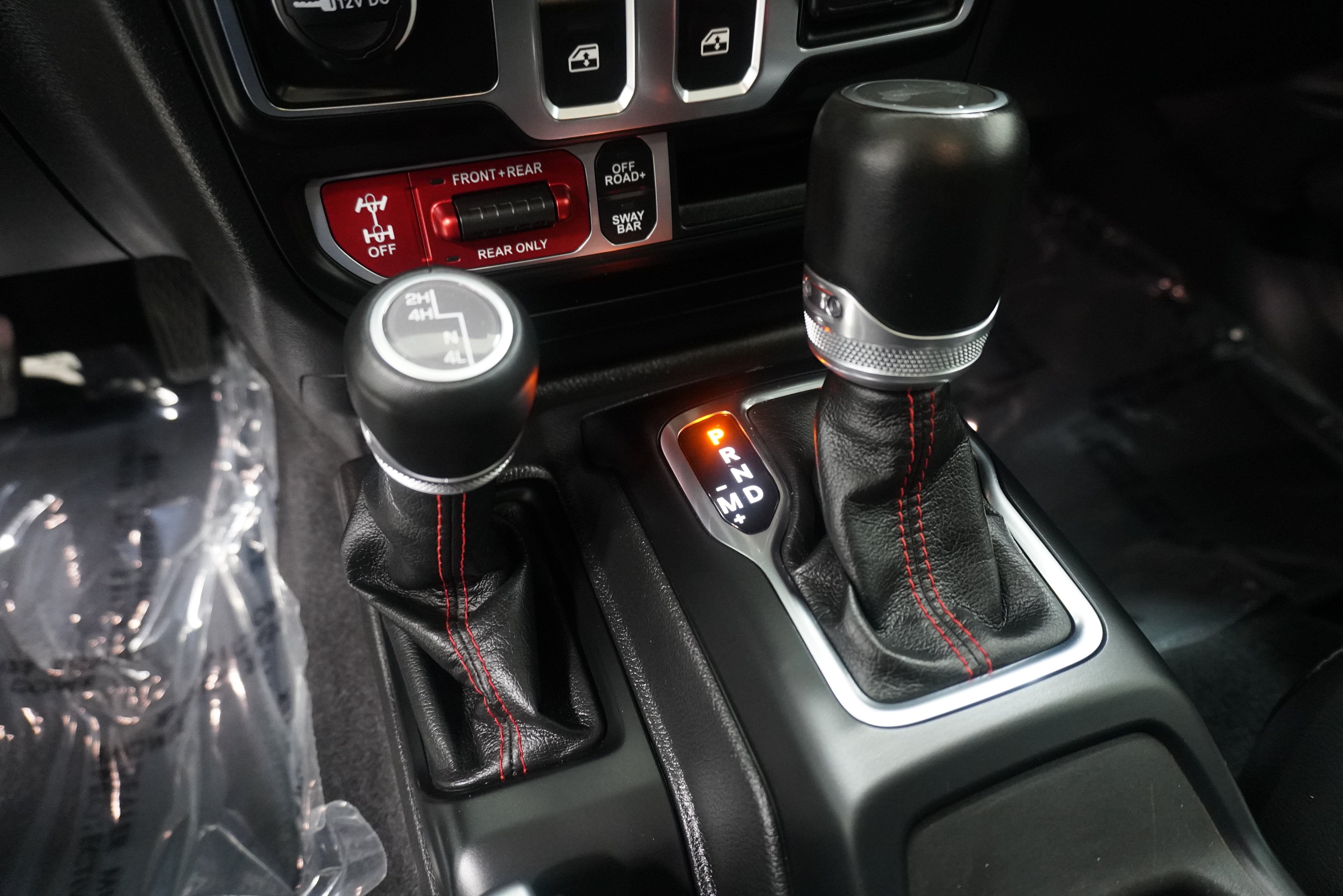 Used 2023 Jeep Wrangler Rubicon w/ Cold Weather Group AWD/4WD image 26