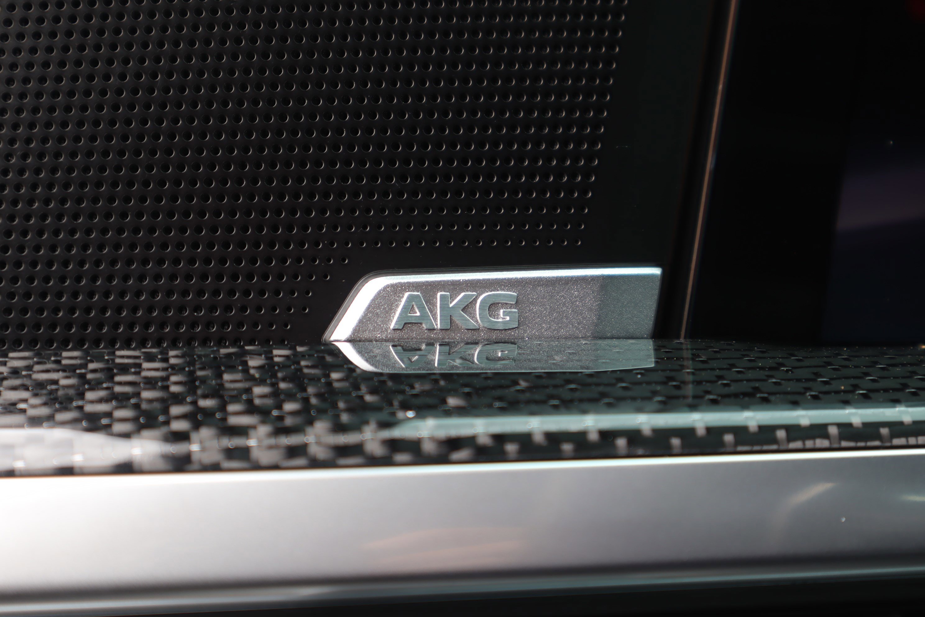 Used 2025 Cadillac Escalade V w/ LPO, ONYX Package image 12