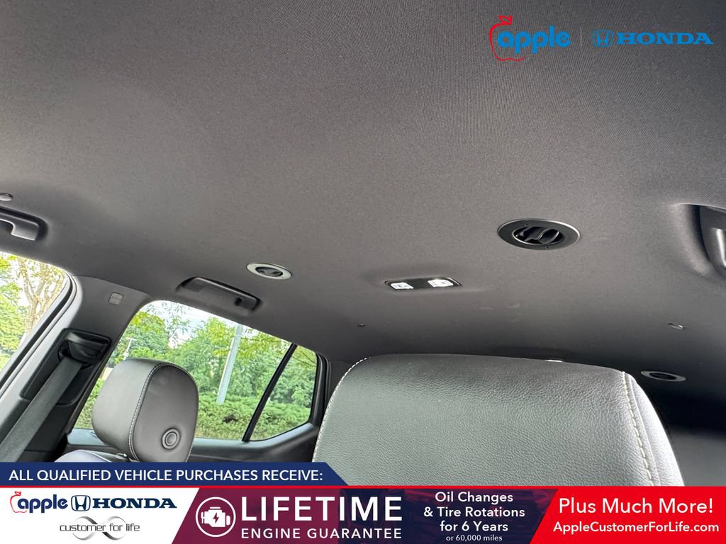 Used 2023 Chevrolet Traverse LT AWD/4WD image 18