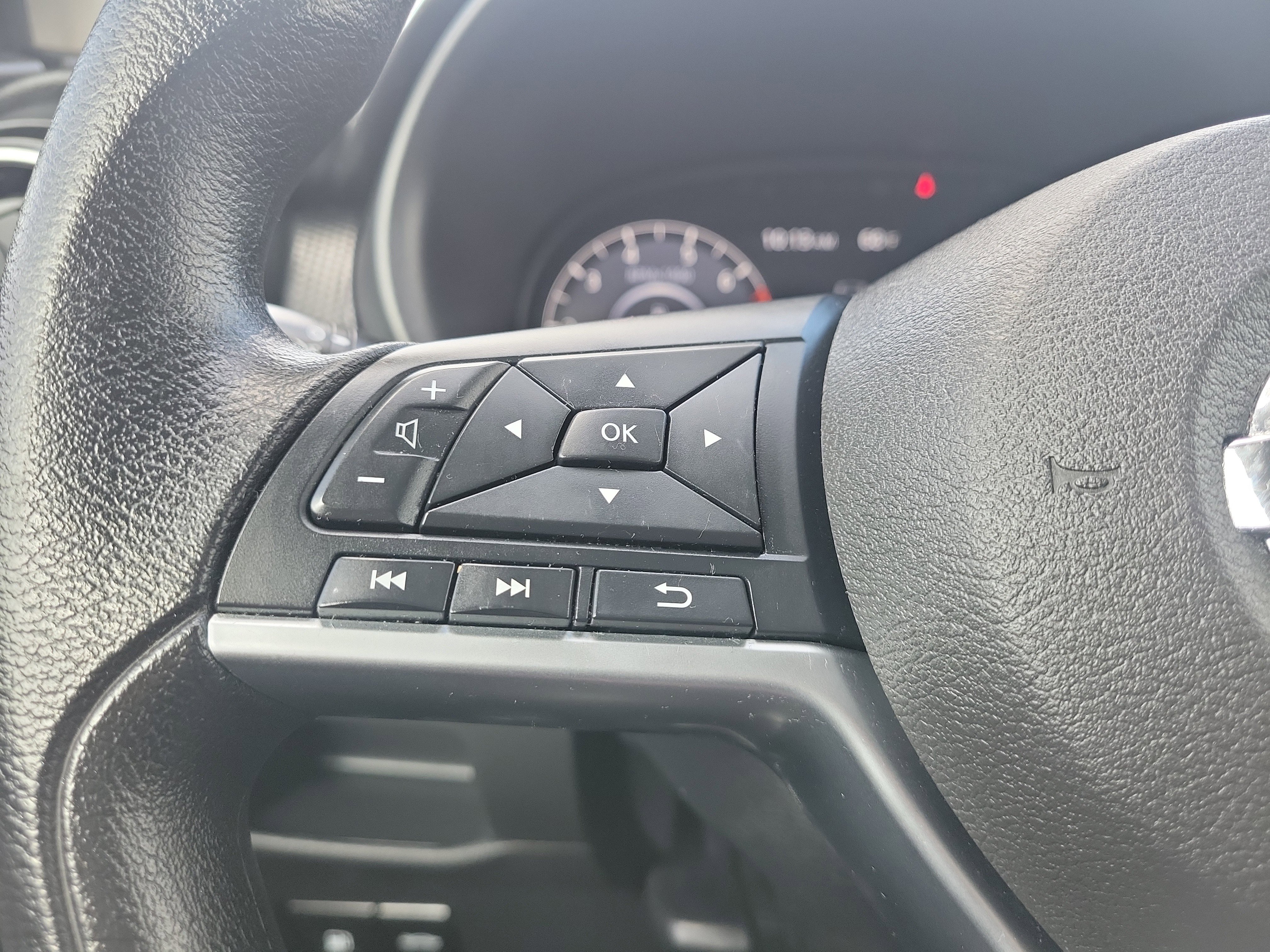 Certified 2021 Nissan Kicks SV FWD image 24