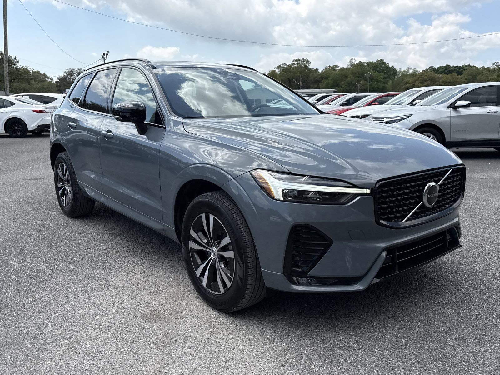 Used 2024 Volvo XC60 B5 Core image 7