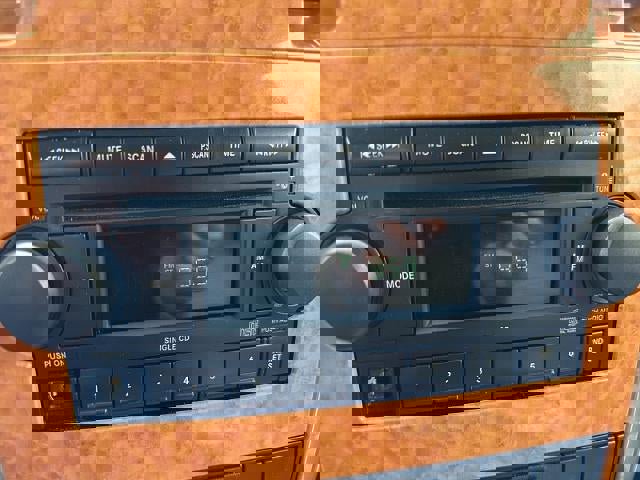 Used 2007 Chrysler Aspen Limited AWD/4WD image 31