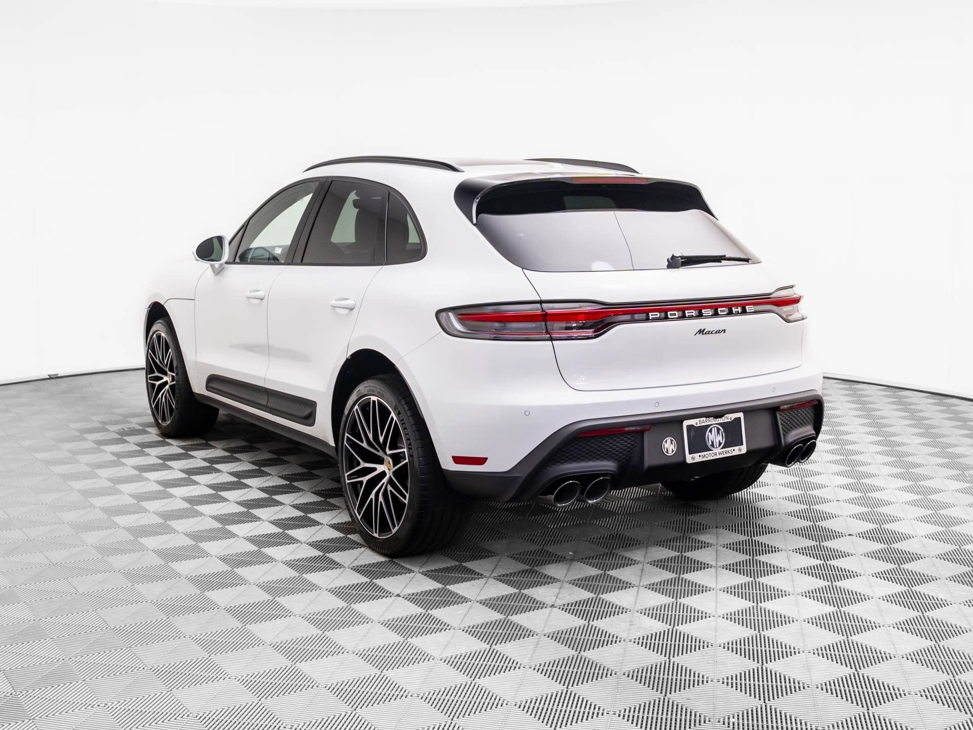 Certified 2026 Porsche Macan AWD/4WD video 3