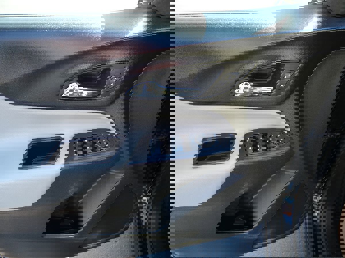 Used 2021 Chevrolet Equinox LS image 15