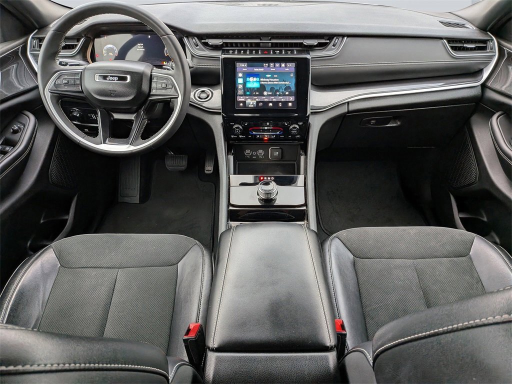 Used 2023 Jeep Grand Cherokee Altitude image 17