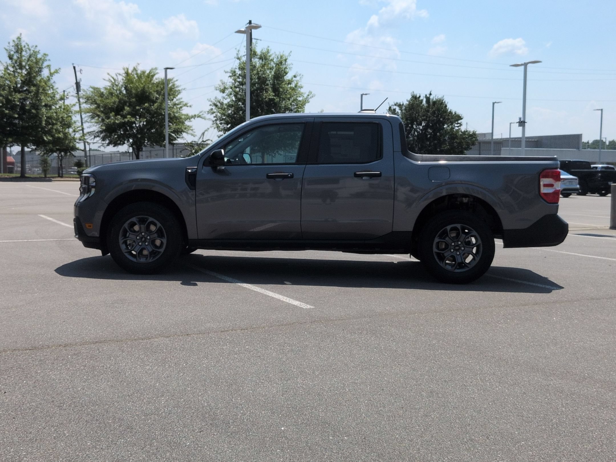 New 2026 Ford Maverick XLT w/ XLT Luxury Package FWD image 7