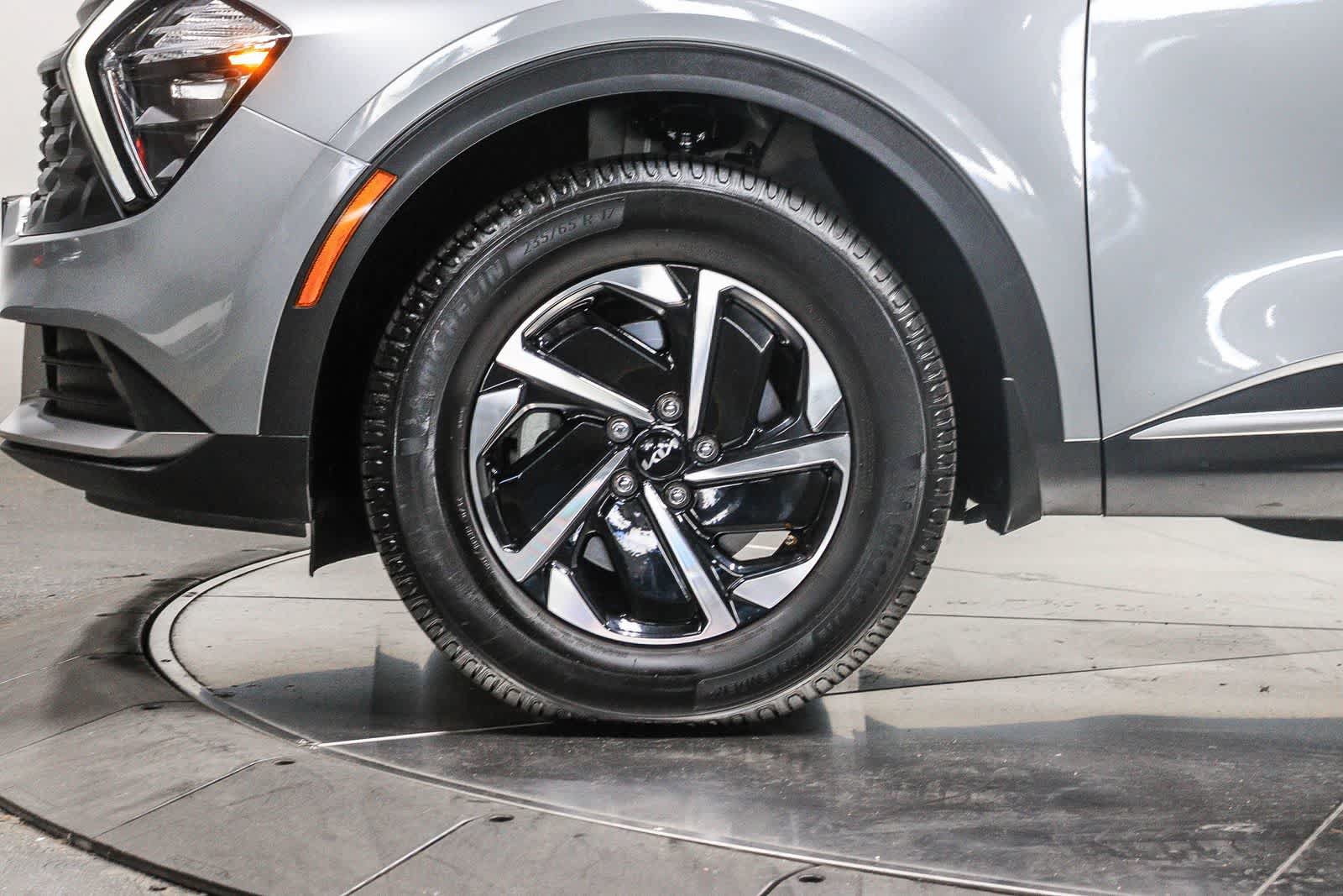 Used 2023 Kia Sportage LX AWD/4WD image 9