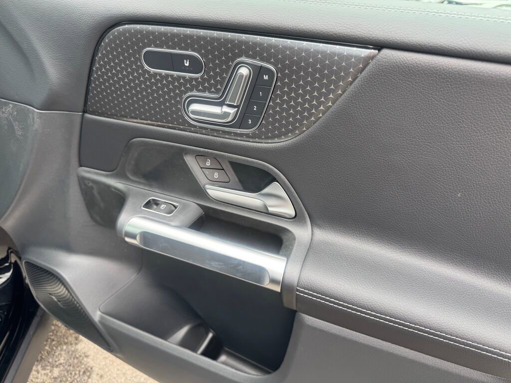 New 2026 Mercedes-Benz GLB 250 4MATIC image 22