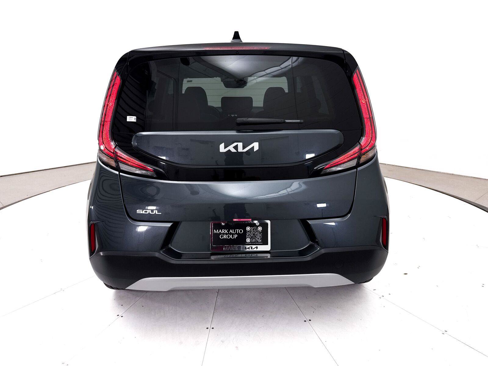 Used 2025 Kia Soul LX w/ LX Technology Package FWD image 16