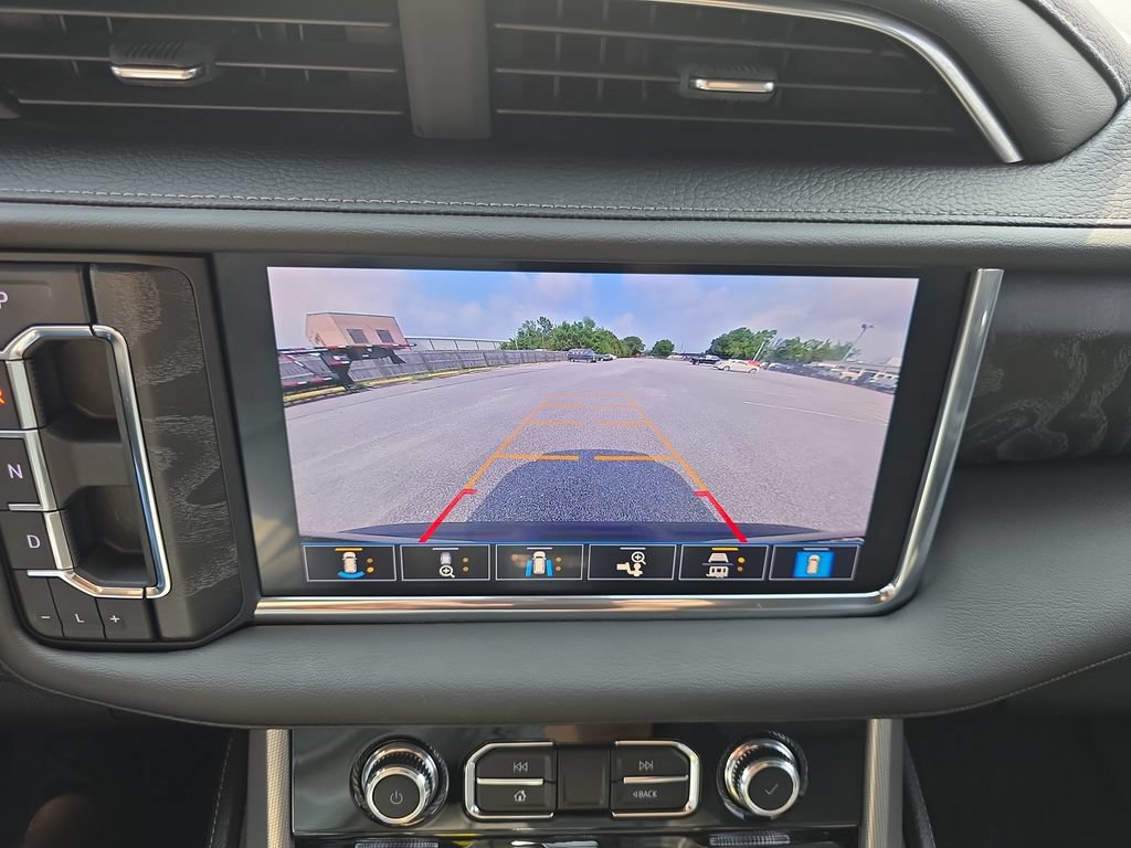 Used 2021 GMC Yukon Denali w/ Denali Premium Package RWD image 26