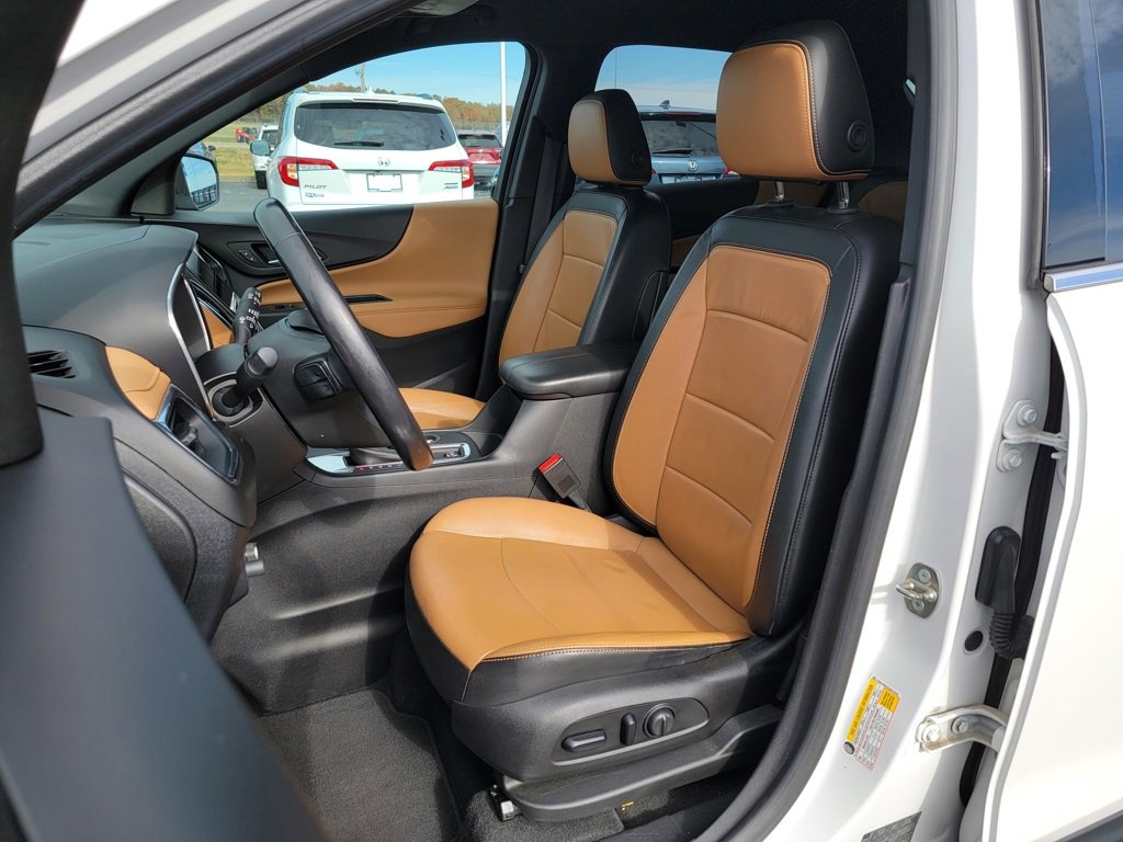 Used 2018 Chevrolet Equinox Premier image 2