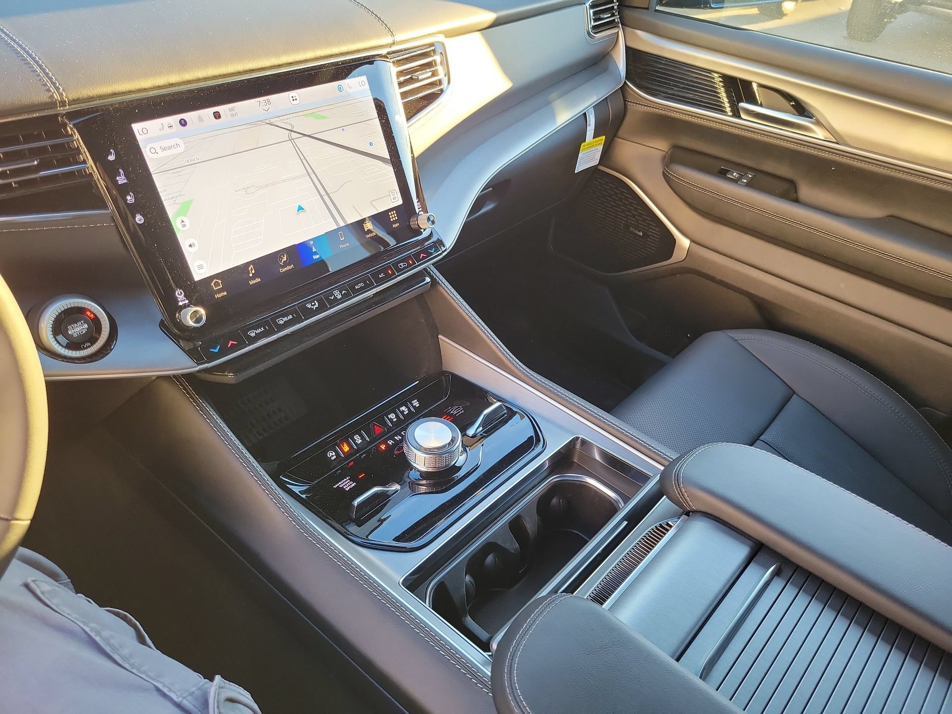 New 2026 Jeep Grand Wagoneer Limited AWD/4WD image 12
