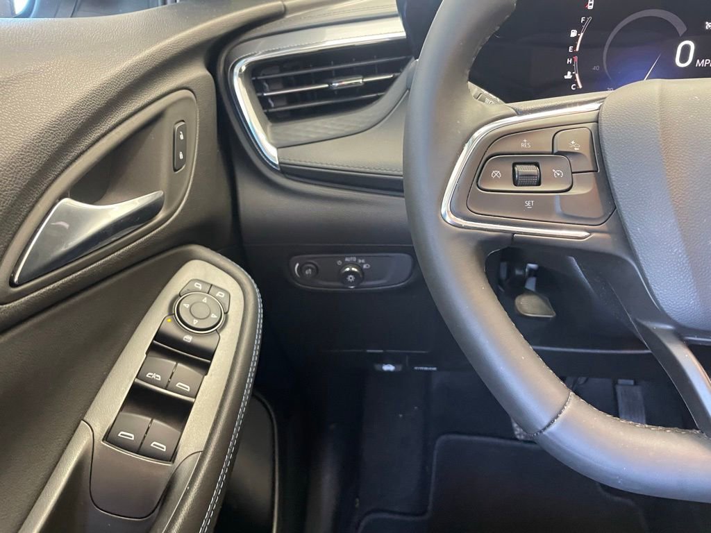 Used 2026 Buick Encore GX Sport Touring FWD image 12