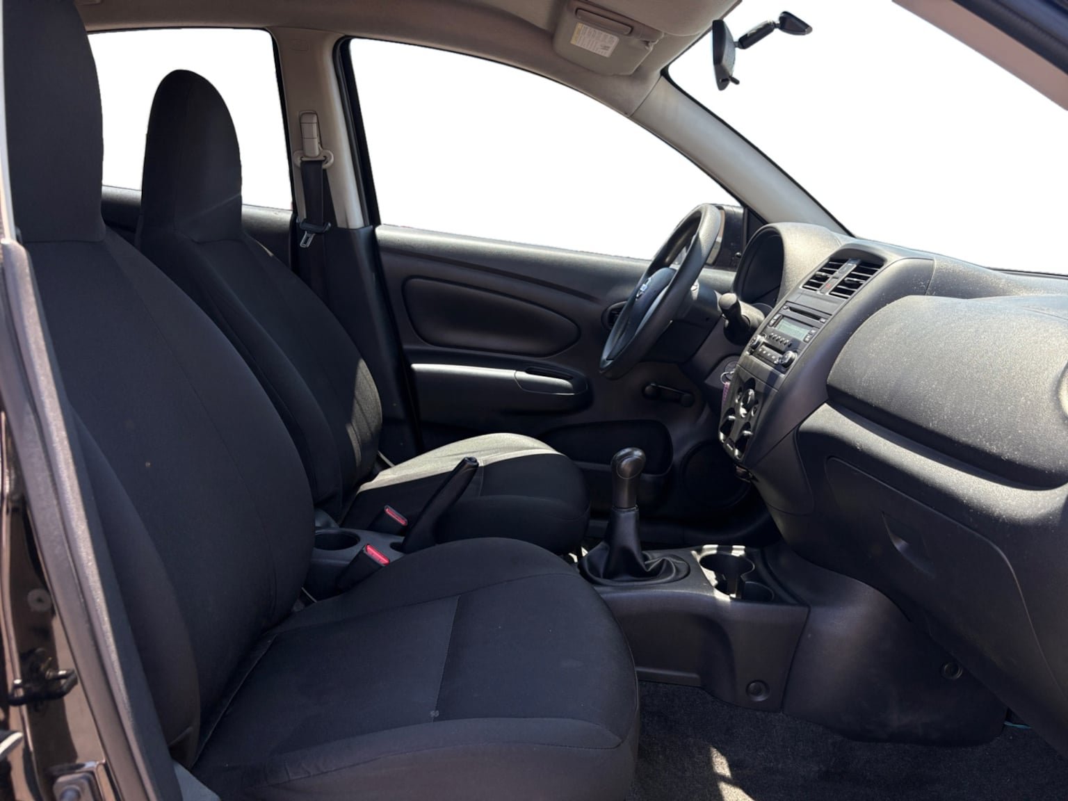 Used 2015 Nissan Versa S FWD image 17