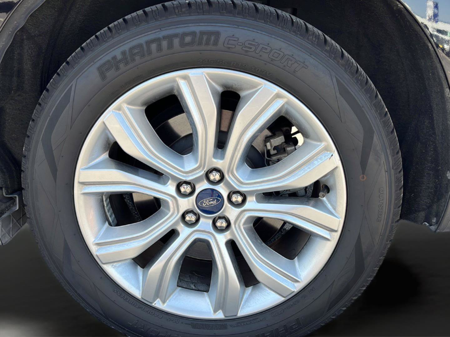 Used 2022 Ford Edge Titanium w/ Equipment Group 301A AWD/4WD image 10