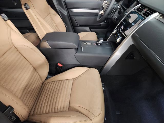 New 2026 Land Rover Discovery Limited Edition AWD/4WD image 3