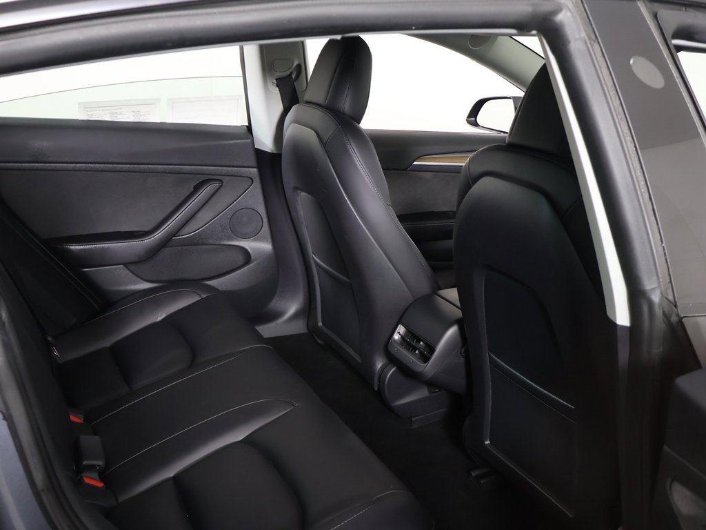 Used 2023 Tesla Model 3 Standard Range image 31
