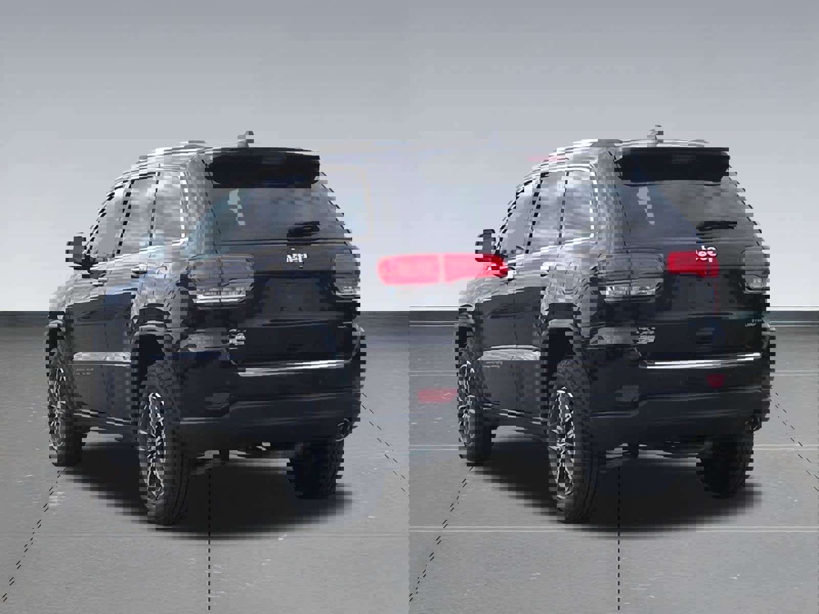 Used 2018 Jeep Grand Cherokee Limited image 4