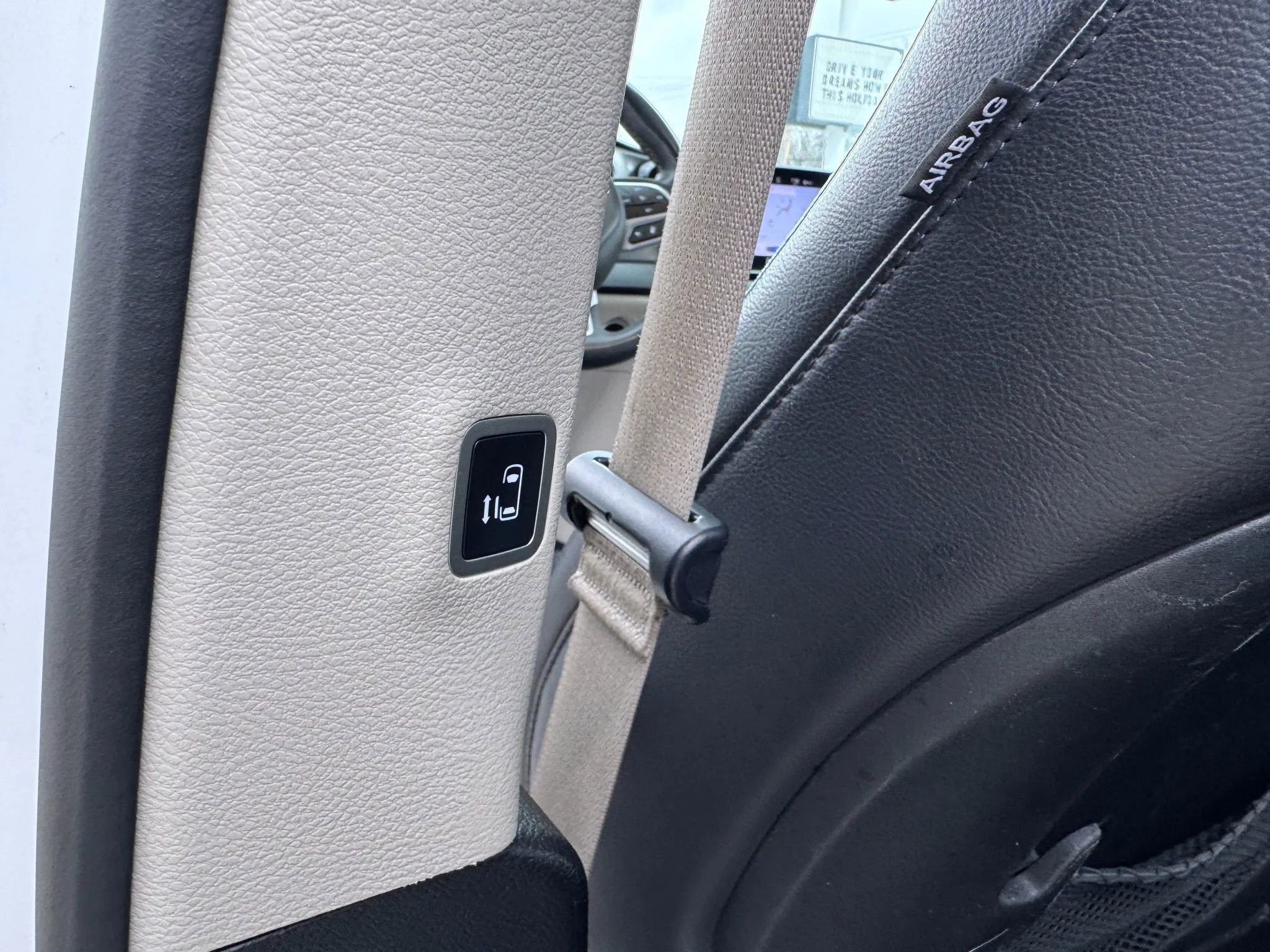 Used 2022 Chrysler Pacifica Touring-L image 26