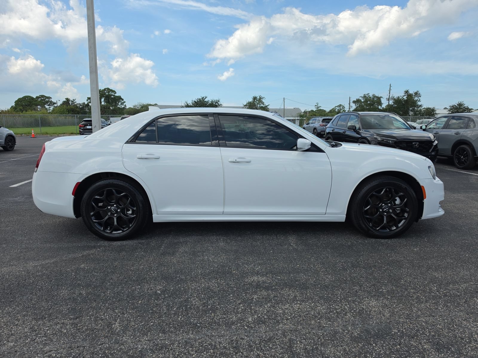 Used 2022 Chrysler 300 Touring L w/ Popular Equipment Group AWD/4WD image 3