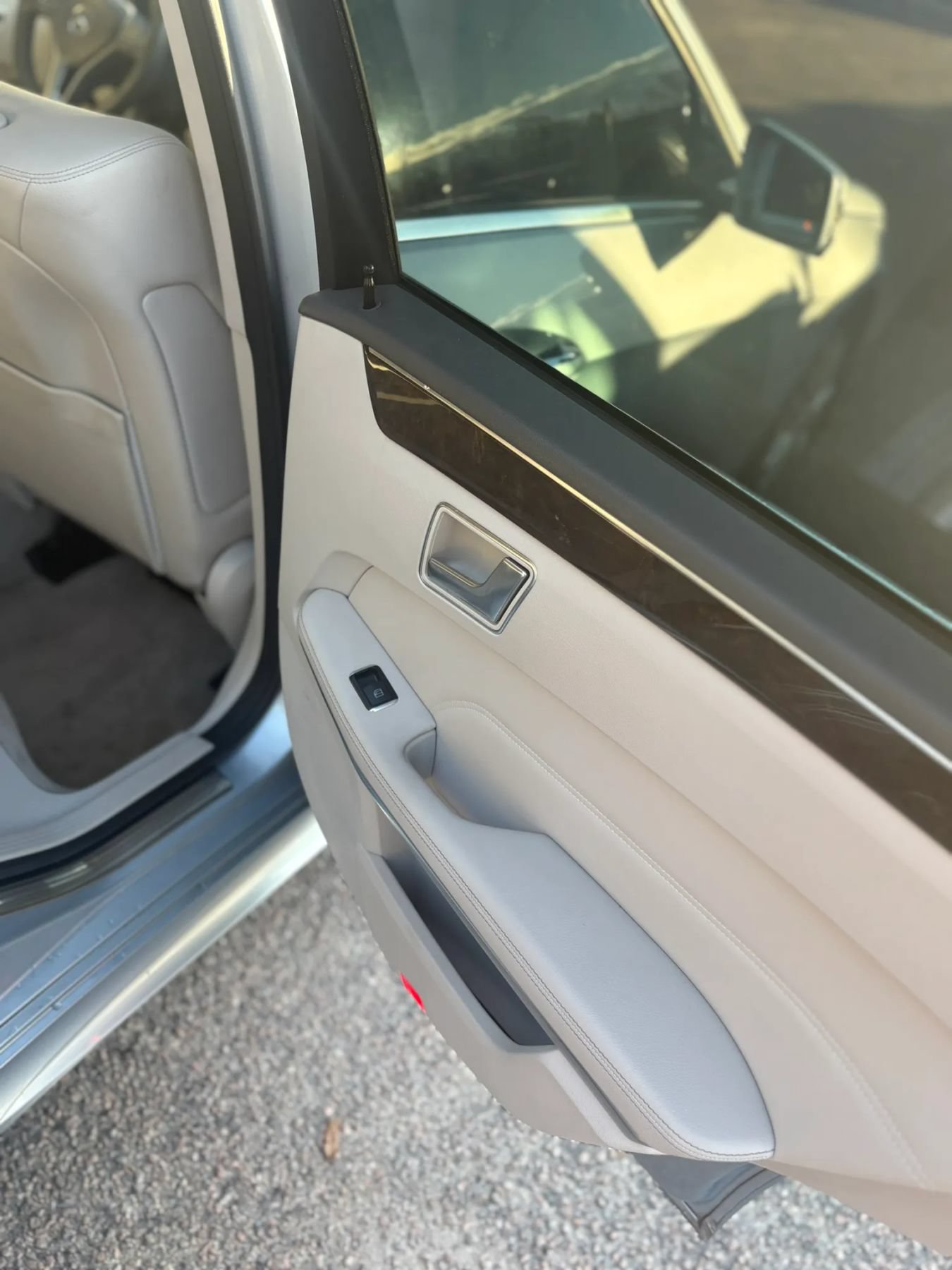 Used 2015 Mercedes-Benz E 350 4MATIC Sedan image 38