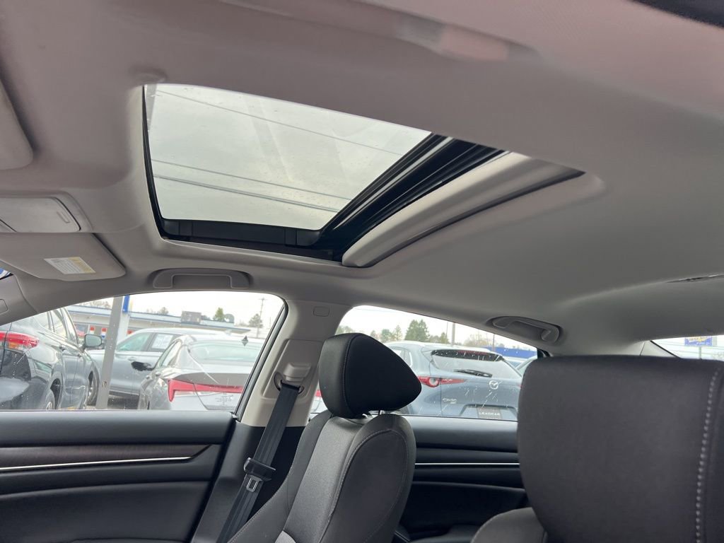 Used 2020 Honda Accord EX image 17