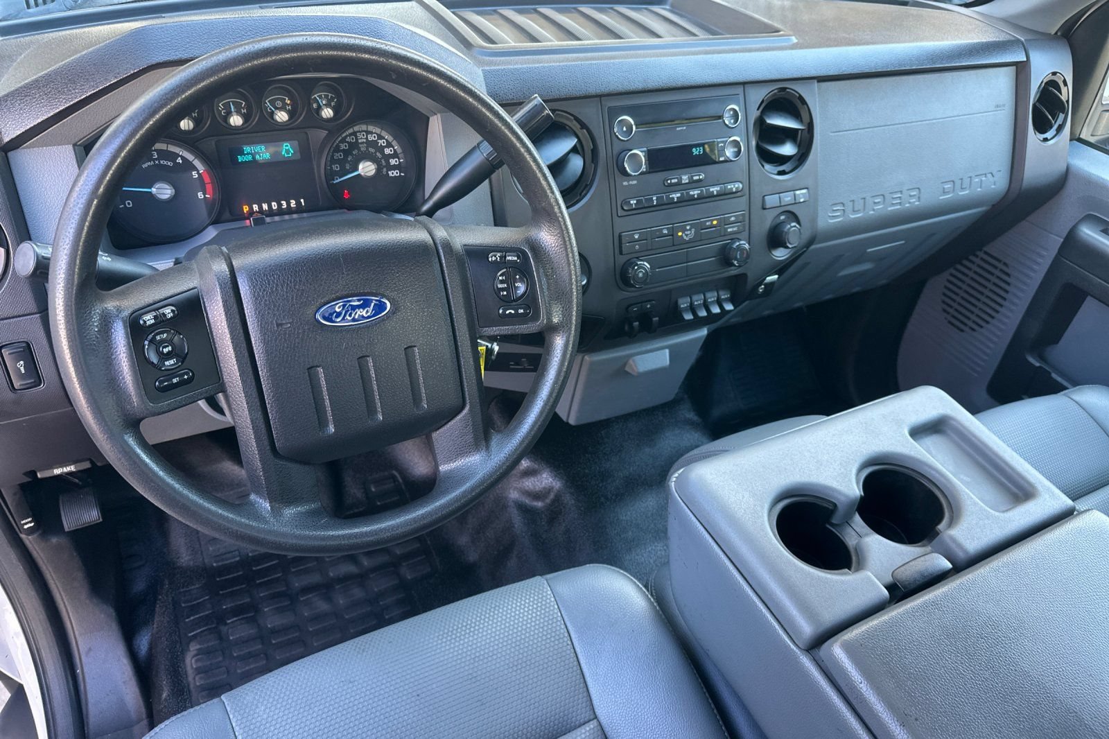 Used 2014 Ford F550 2WD Regular Cab Super Duty image 12