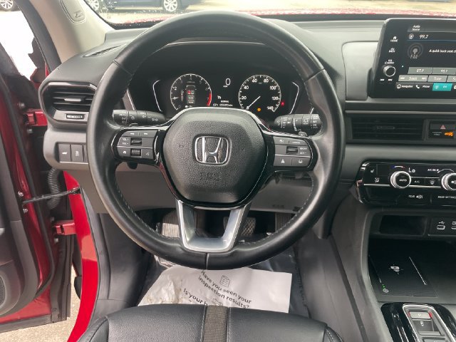 Used 2025 Honda Pilot Touring image 23