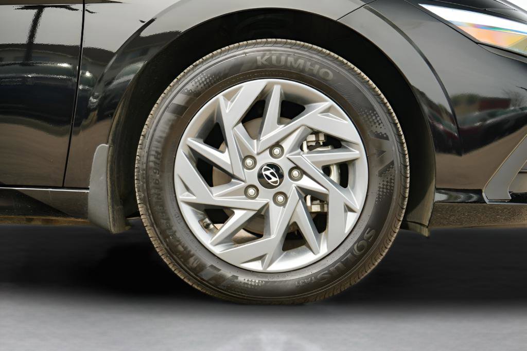 Certified 2025 Hyundai Elantra Blue FWD image 10