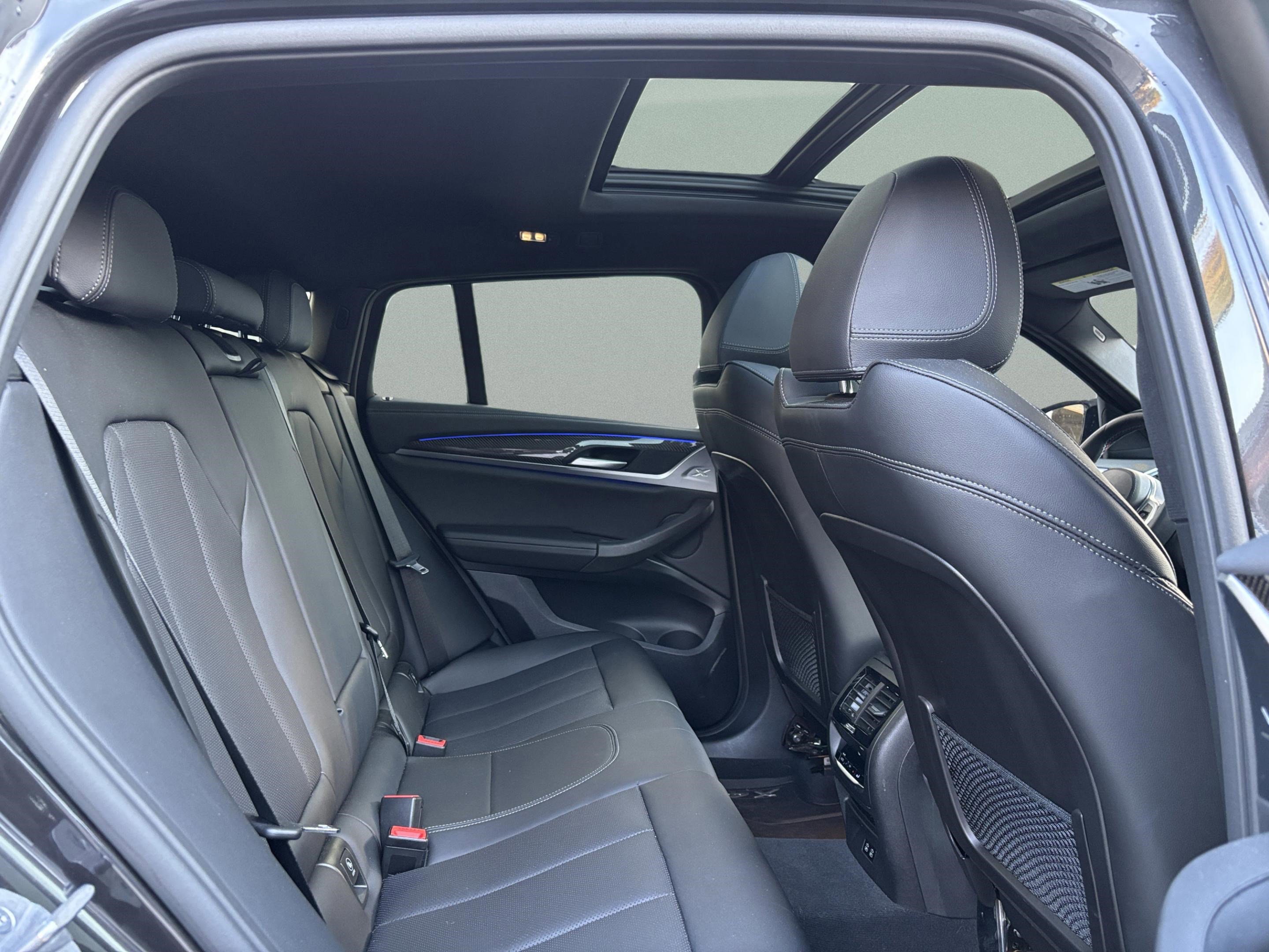 Used 2024 BMW X4 M40i w/ Premium Package image 29