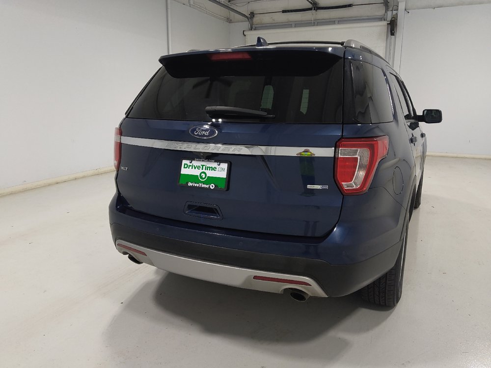 Used 2017 Ford Explorer XLT w/ Equipment Group 202A AWD/4WD image 7