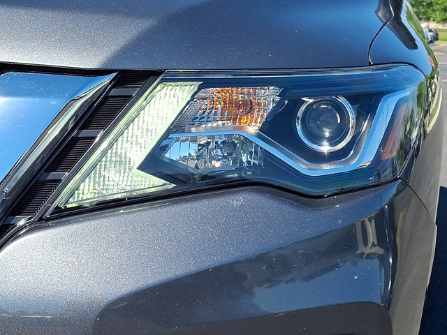Used 2020 Nissan Pathfinder SV AWD/4WD image 10