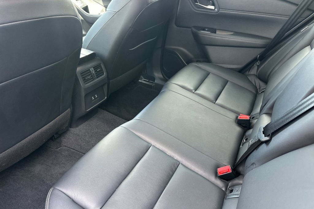Used 2026 Nissan Rogue SL image 12