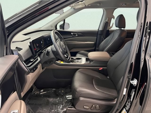 Used 2026 Kia Carnival FWD image 16