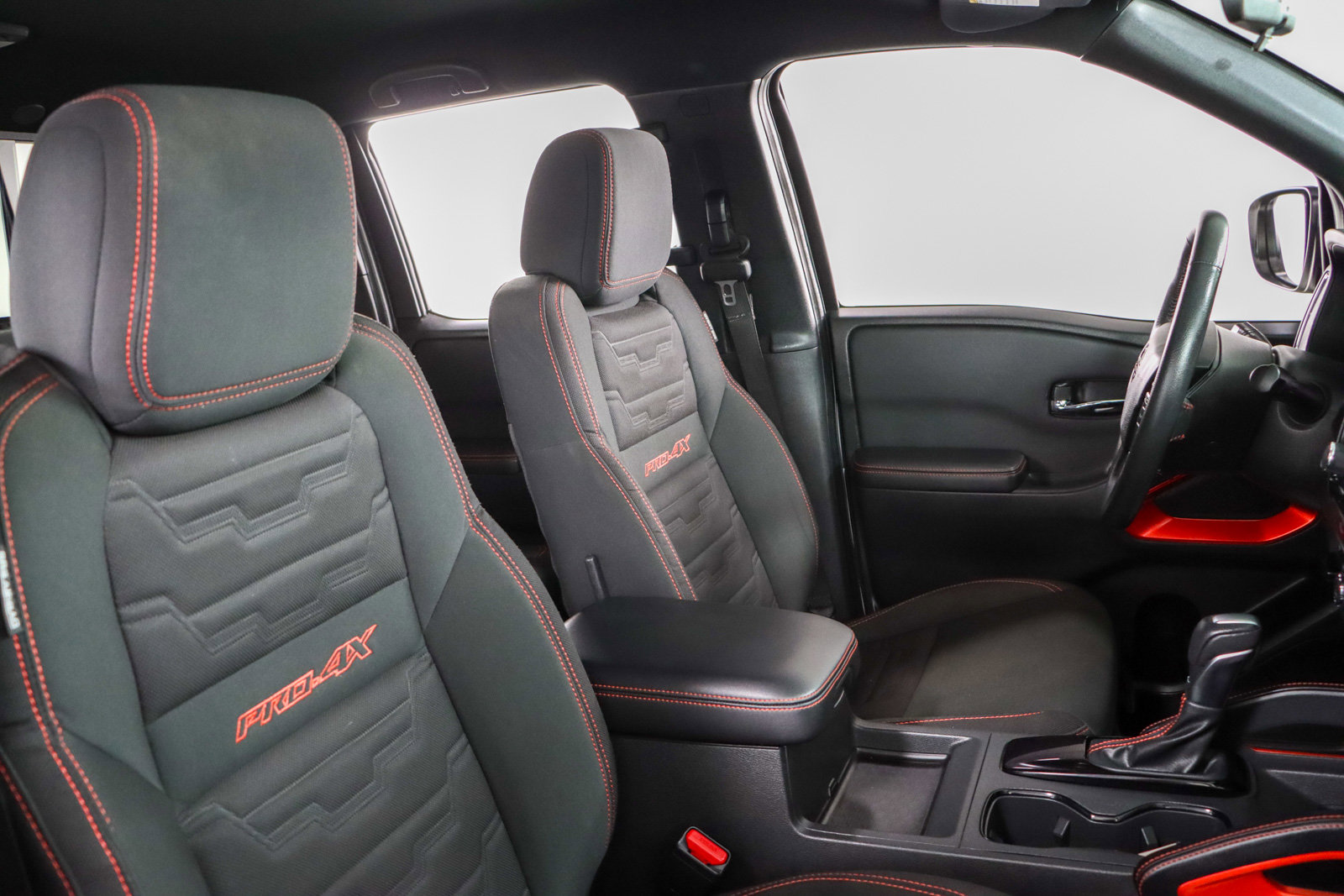 Used 2024 Nissan Frontier PRO-4X w/ Off-Road Protection Package image 28