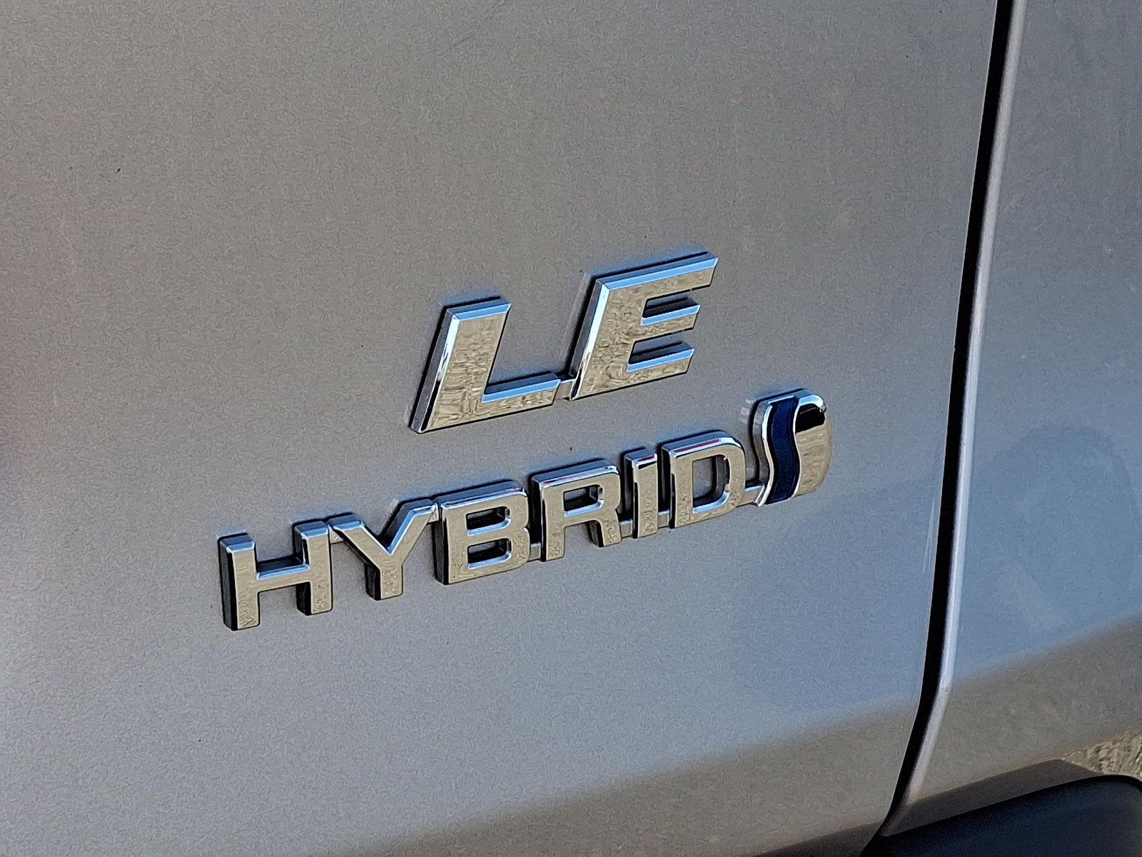 Used 2022 Toyota RAV4 LE image 26