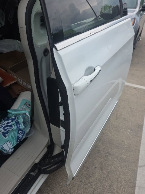 Used 2019 Chrysler Pacifica Touring-L Plus w/ Tire & Wheel Group FWD image 17