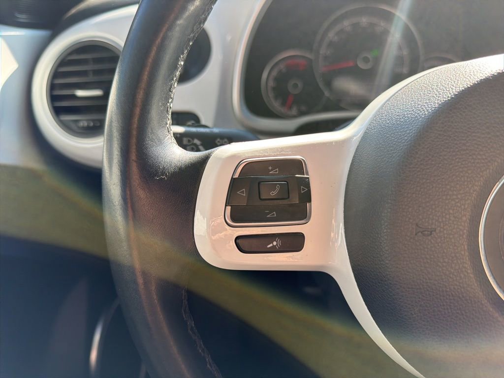 Used 2019 Volkswagen Beetle 2.0T SE image 12