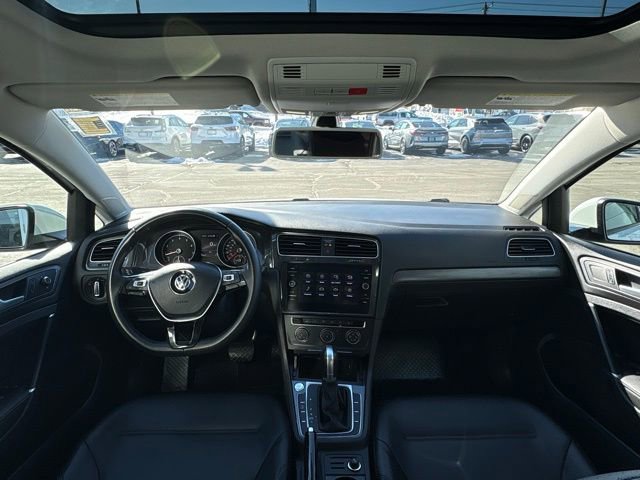 Used 2019 Volkswagen Golf SE image 22