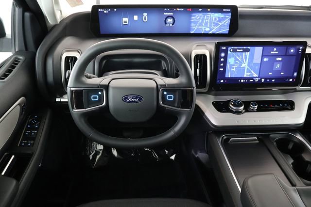 Used 2025 Ford Expedition Active image 22