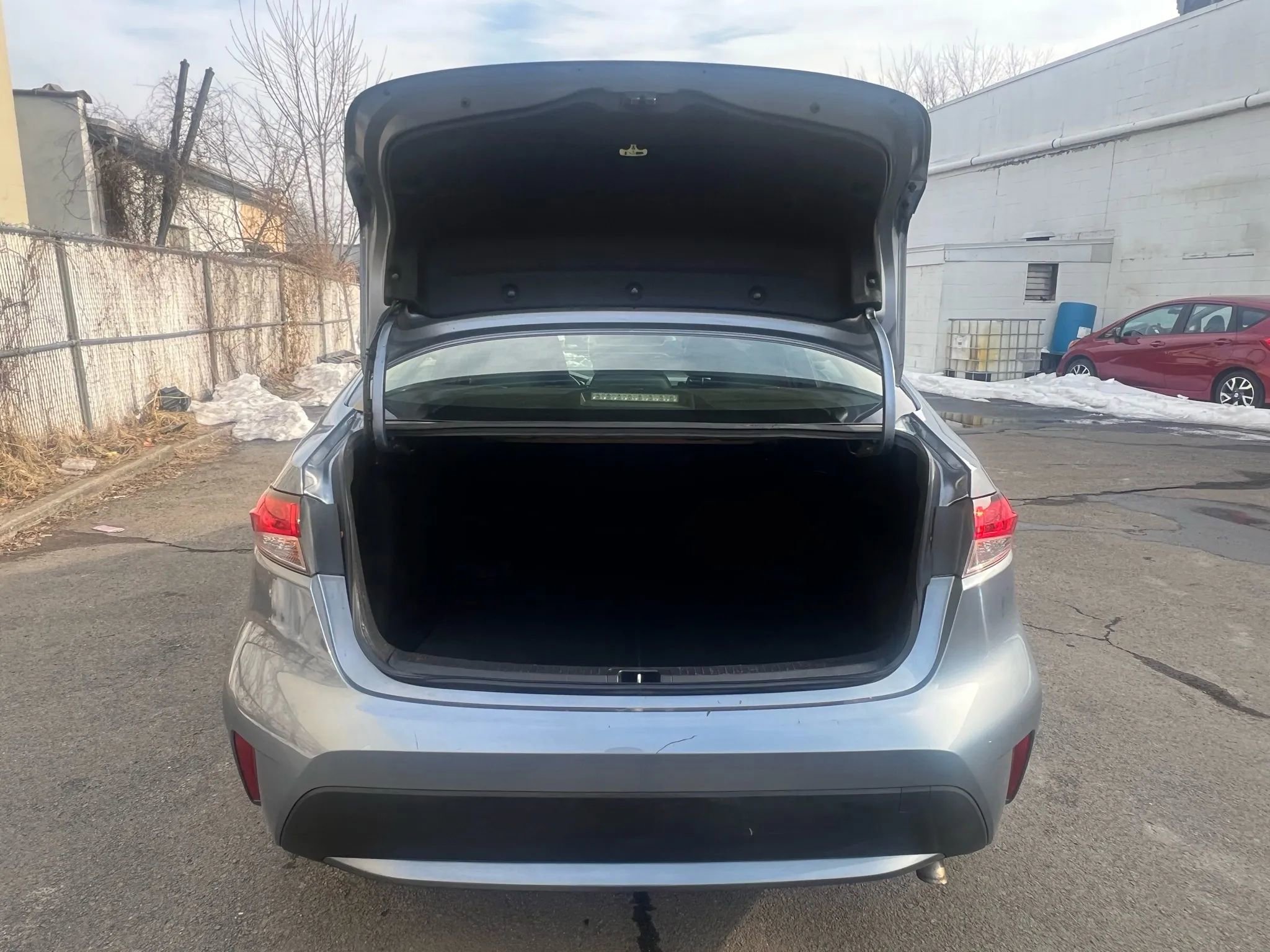 Used 2022 Toyota Corolla LE image 9