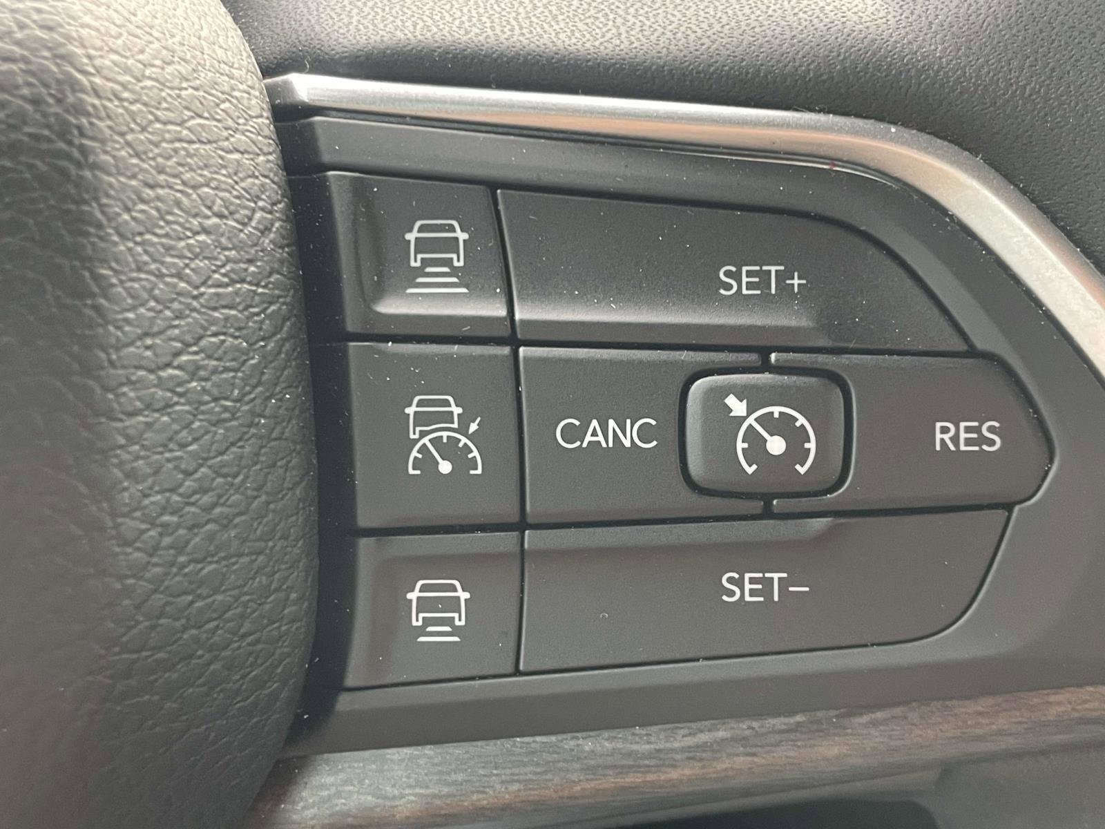 Used 2025 Jeep Grand Cherokee L Limited w/ Trailer Tow Package image 12