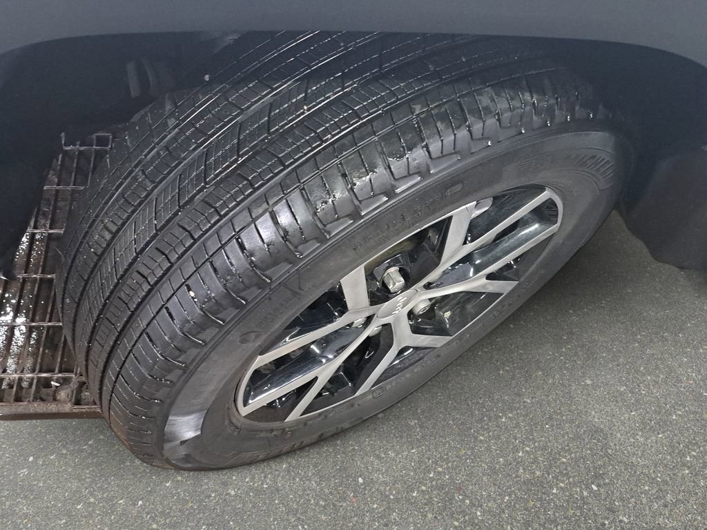 Certified 2024 Jeep Grand Cherokee Limited w/ Luxury Tech Group II image 33