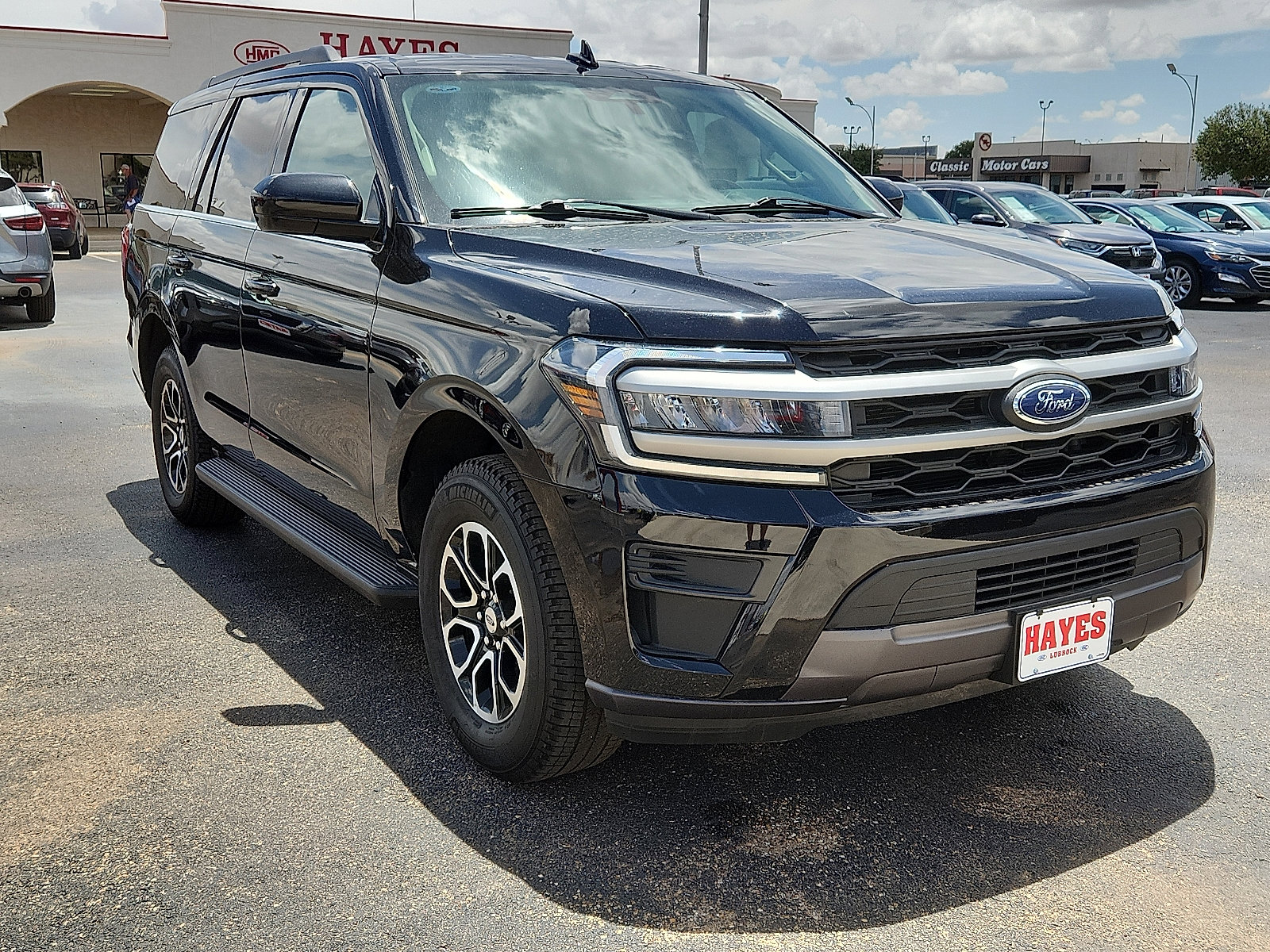 Used 2024 Ford Expedition XLT image 5