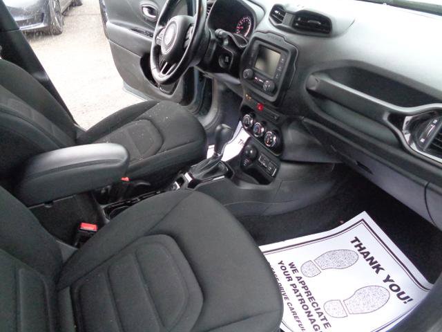 Used 2017 Jeep Renegade Altitude image 14