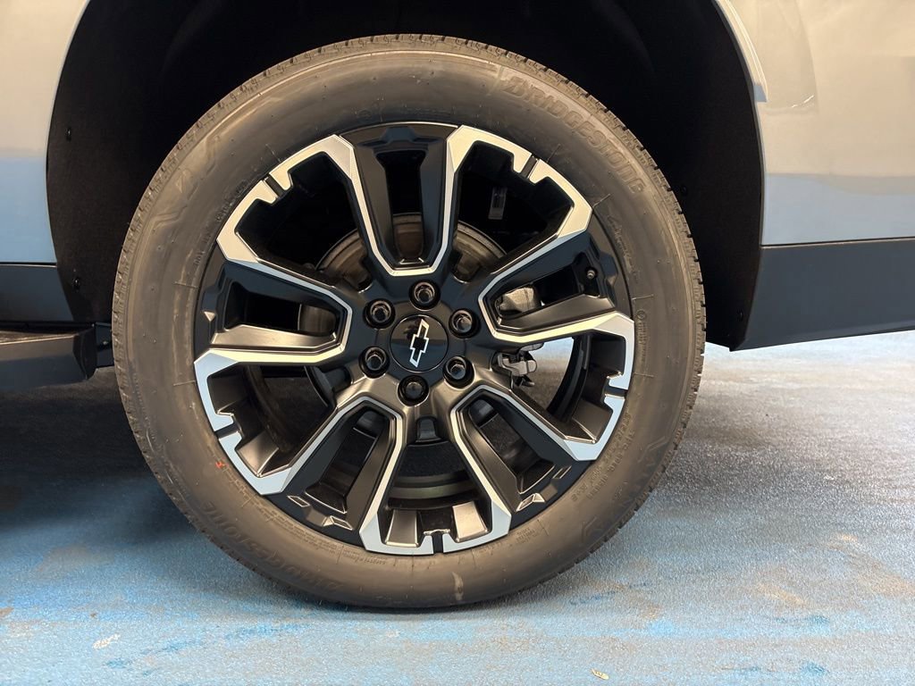 New 2026 Chevrolet Suburban Premier image 20