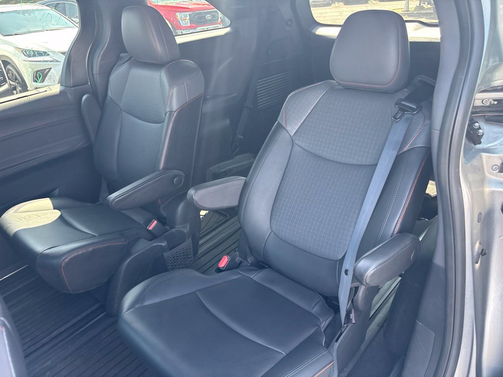 Used 2022 Toyota Sienna XSE w/ XSE Plus Package FWD image 13
