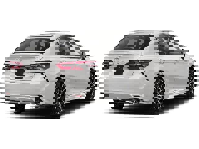 Used 2019 Toyota Camry SE FWD image 2