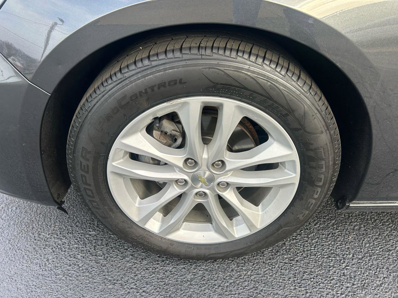 Used 2016 Chevrolet Malibu LT image 9